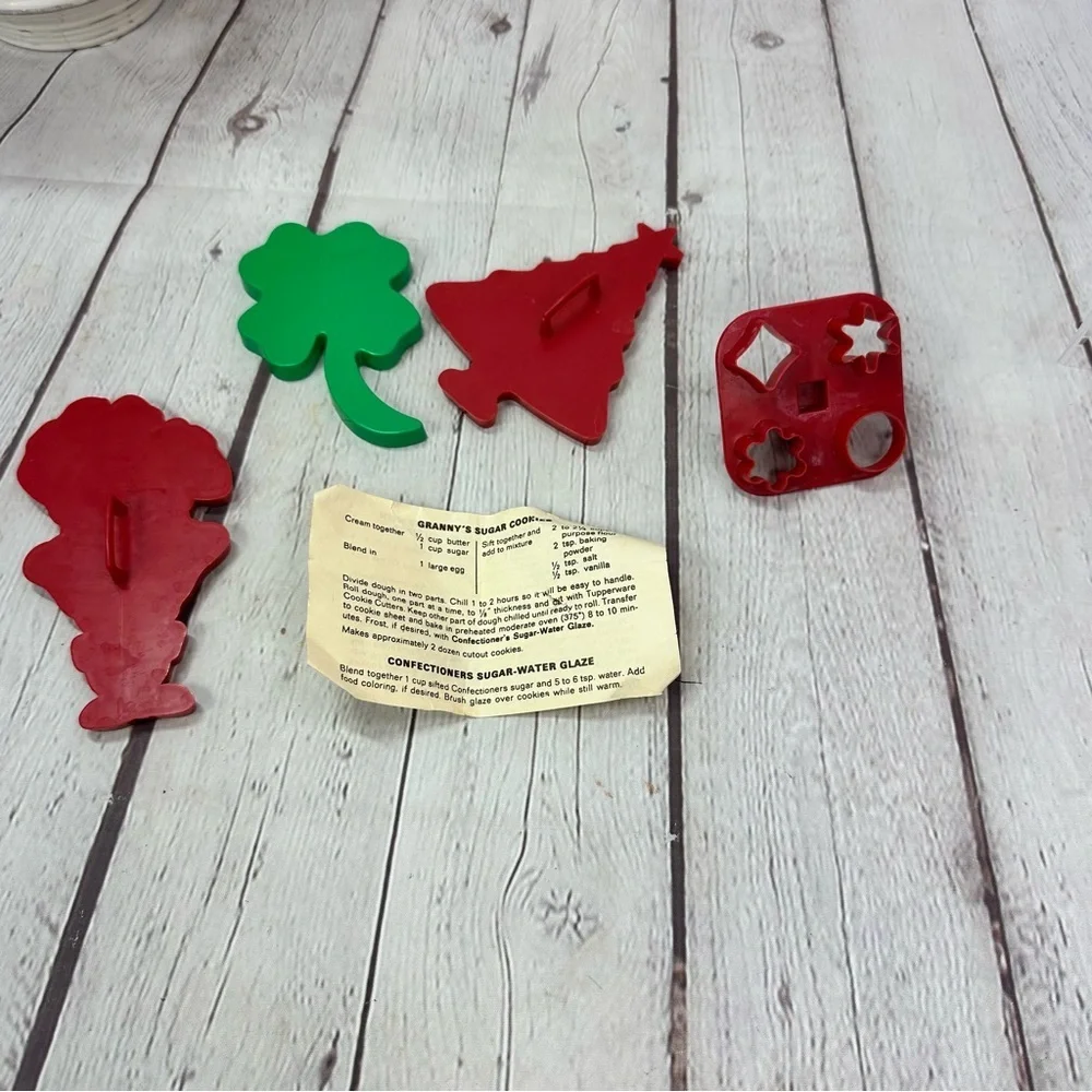 Vintage tupperware Cookie Cutters christmas st. patricks day hosting retro